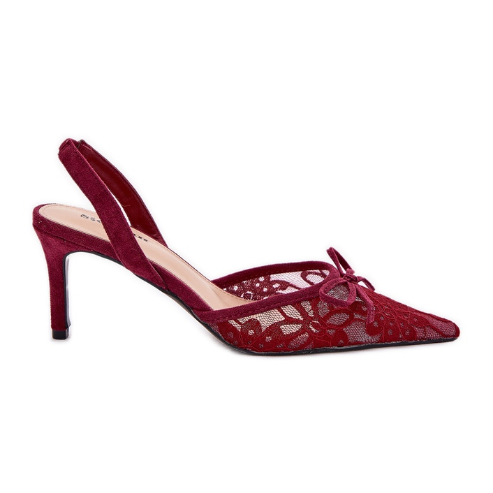 Tacchi in pizzo con un tallone bordeaux aperto rosso