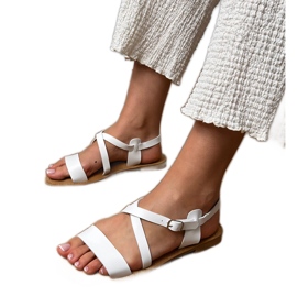 Sandali piatti bianchi con cintura bianco
