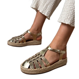 Sandali dorati espadrilles gladiatore di eco -leather d'oro
