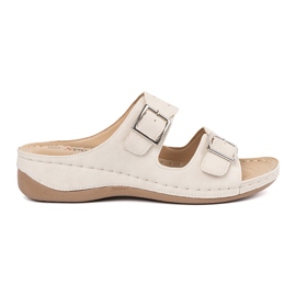 Seastar Pantofole su un cuneo basso con morsetti beige