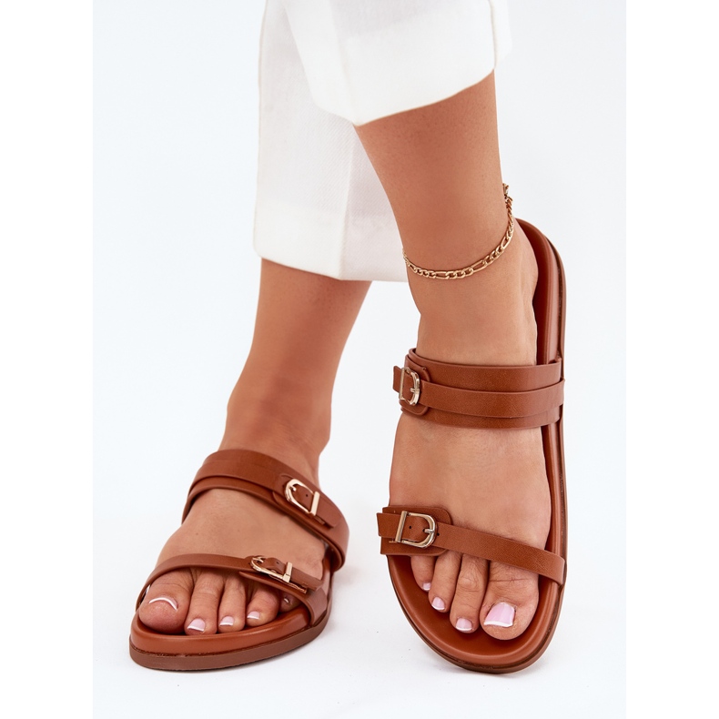 Pantofole da donna con fibbie di cammello marrone