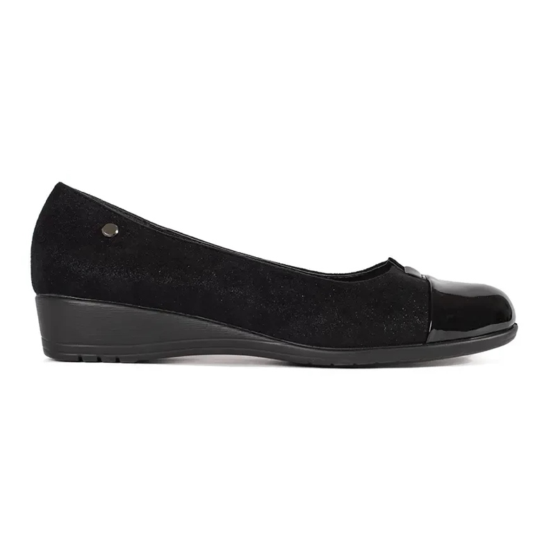 Goodin Scarpe nere con un dito verniciato nero
