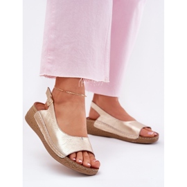 Sandali in pelle femminile su Wedge Maciejka L7069 -25 Zlotys d'oro