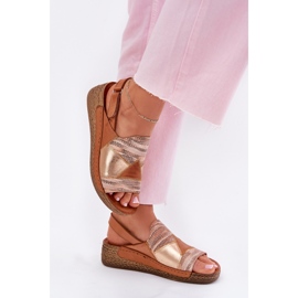 Sandali in pelle da donna con cuneo con maciejka intreccia L7067-29 marrone