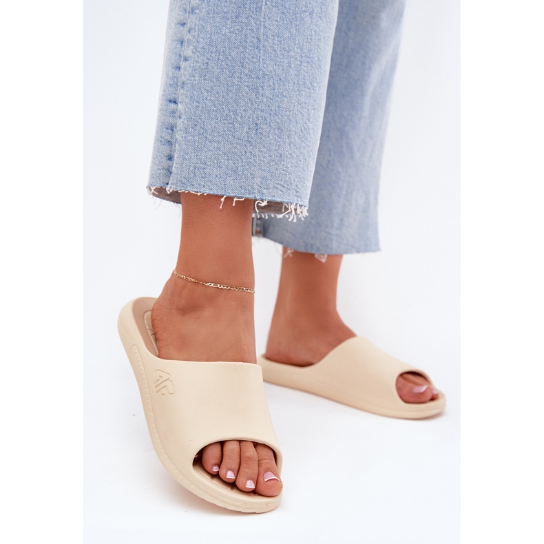 4F Femminile beige