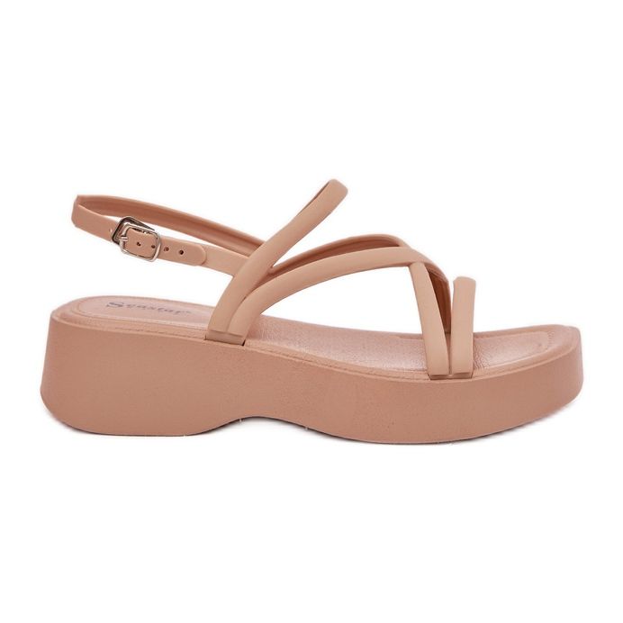Sandali femminili sulla piattaforma con le strisce beige