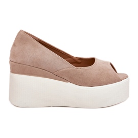 Sandali da donna per cuneo e beige della piattaforma