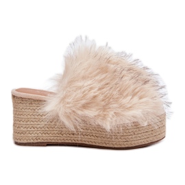 Zeppe femminili con cuneo con pelliccia e beige