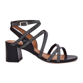 Sandali in pelle femminile con strisce sul Maciejka Post 06969-01 Nero