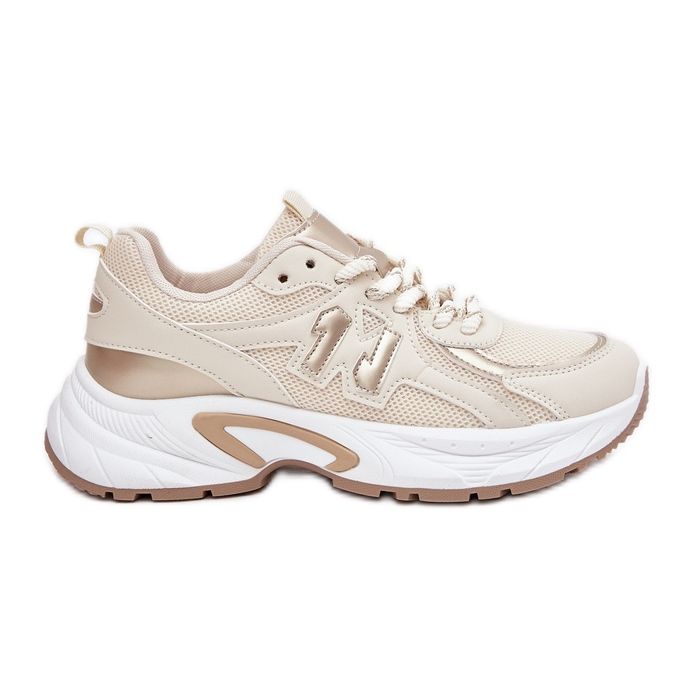 Sneaker femminili su un'enorme suola beige