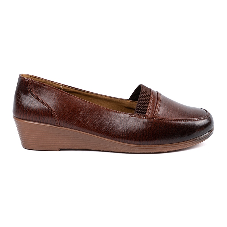 Shelvt Scarpe su un cuneo basso marrone
