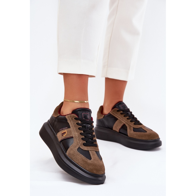 Sneaker in pelle da donna sulla piattaforma Big Star di Daniel Lopez SS2D4001 Black nero