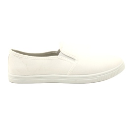 Sneaker femminili di materiale bianco inserite