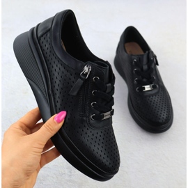 Scarpe in pelle da donna perforate con spicchi Black Vinceza 79565 nero