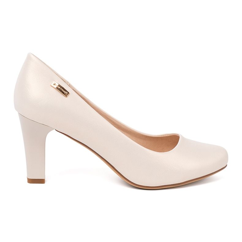 Pompe beige sul post di Sergio Leone