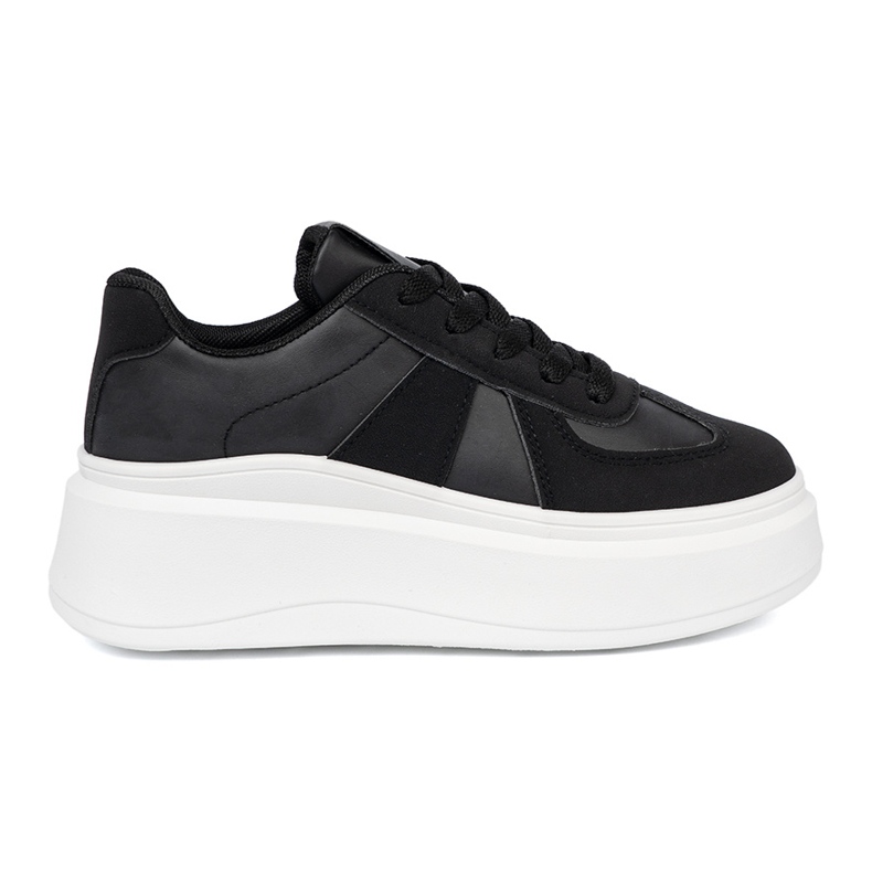 Shelvt Sneaker nere classiche su una suola spessa nero