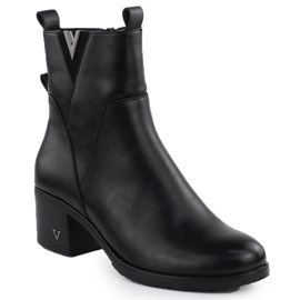 Stivali da donna sul post isolato Black Vinceza 58581 nero