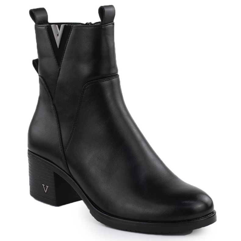 Stivali da donna sul post isolato Black Vinceza 58581 nero