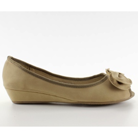 Ballerine su una zeppa bassa 8550 cachi