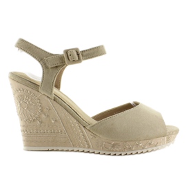 Sandali con zeppa con ricamo R93 Beige