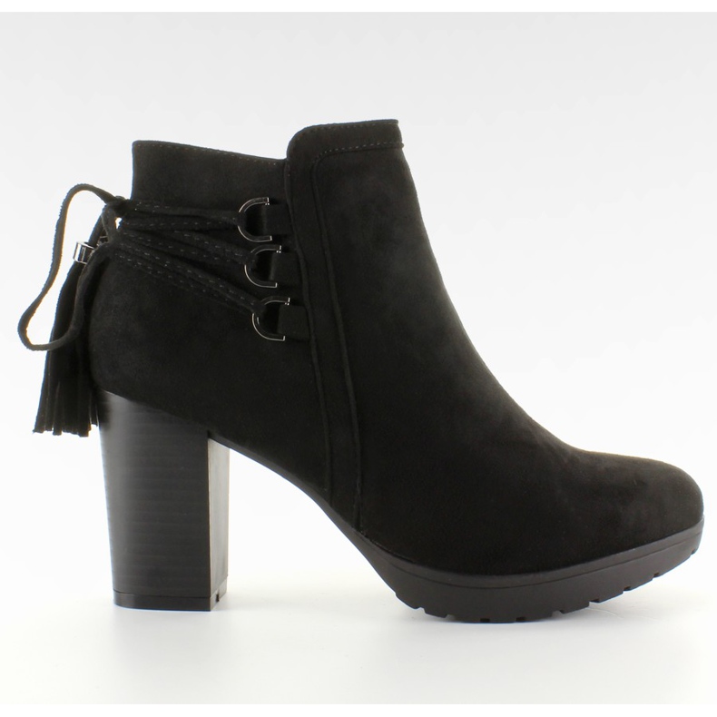 Tacchi neri decorativi con lacci nero