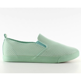 Slip-on verde L. leggermente traforato
