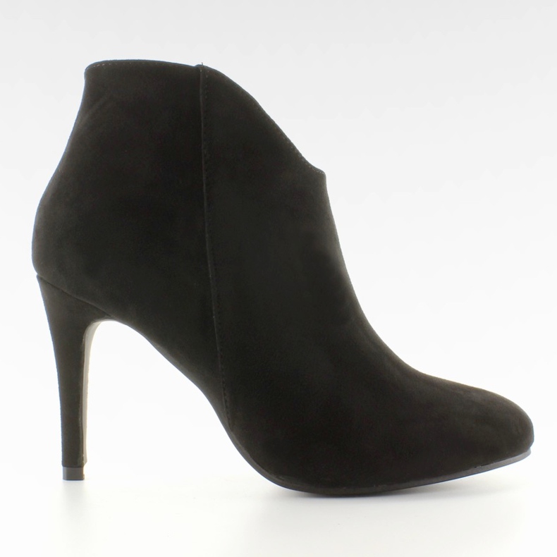 Stivali con intaglio AT-0592-L Nero