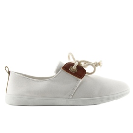 Sneakers allacciate con un laccio BK-6032 bianco