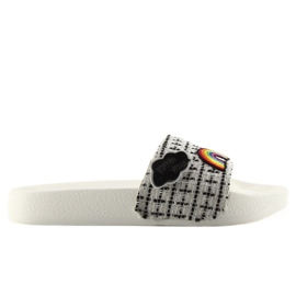 8228 Ciabatte bianche con spille bianco