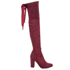 Ideal Shoes Moschettieri marrone rossiccio legati con un nastro rosso
