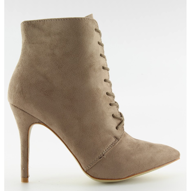 Stivali su uno stiletto beige LB-229
