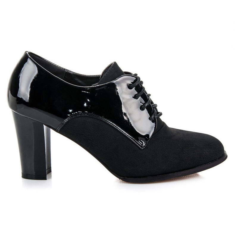 Scarpe laccate Vinceza nero