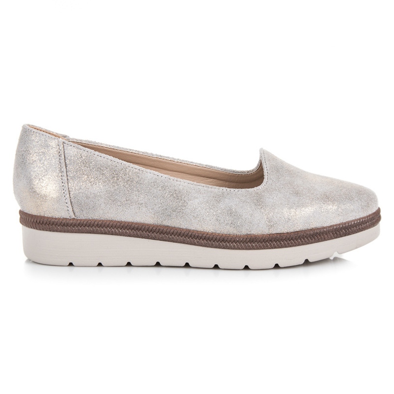 Vinceza Lordsy sulla piattaforma grigio
