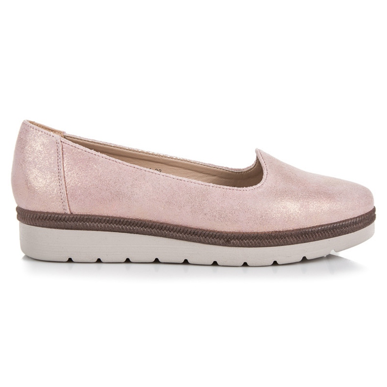 Vinceza Lordsy sulla piattaforma rosa