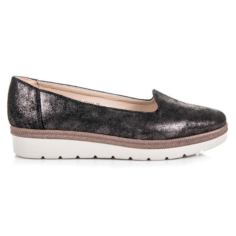 Vinceza Lordsy sulla piattaforma nero