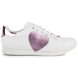 Sneakers bianche con un cuore bianco viola