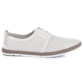 Scarpa traforata con rilegatura in vinceza bianco