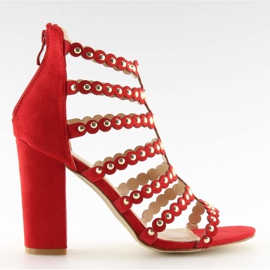 Sandali rossi a tacco alto con borchie rosse rosso
