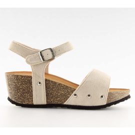Sandali su una suola in sughero beige beige