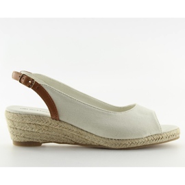 Espadrillas beige beige su una zeppa bassa