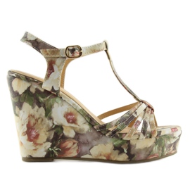 Sandali con zeppa YX-17 beige