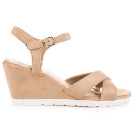 Sandali beige con zeppa vinceza