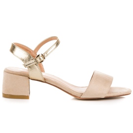 Sandali beige con tacco alto di VINCEZA