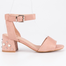 Erynn Sandali con perle rosa
