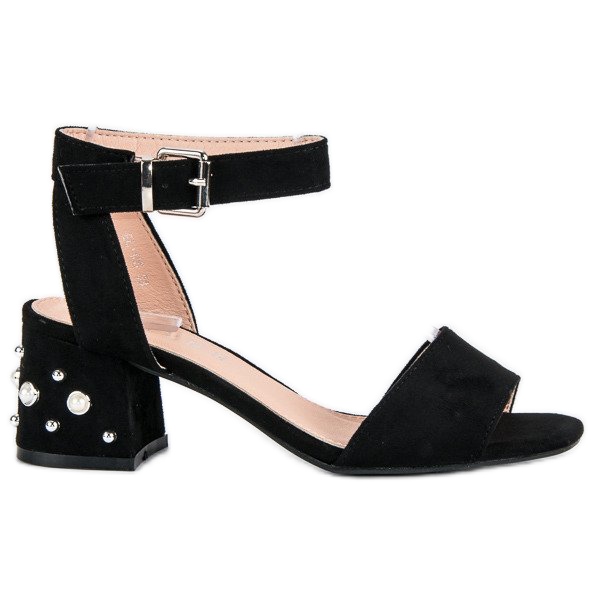 Erynn Sandali con perle nero