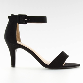 Sandali neri su tacco basso BL076 nero