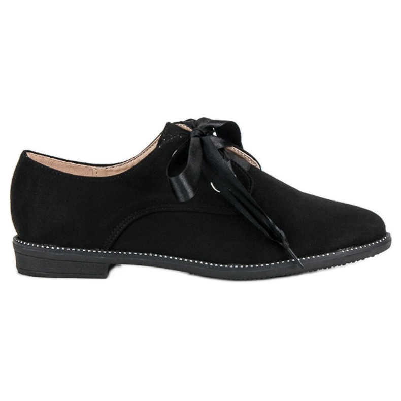Scarpe con nastro di raso nero