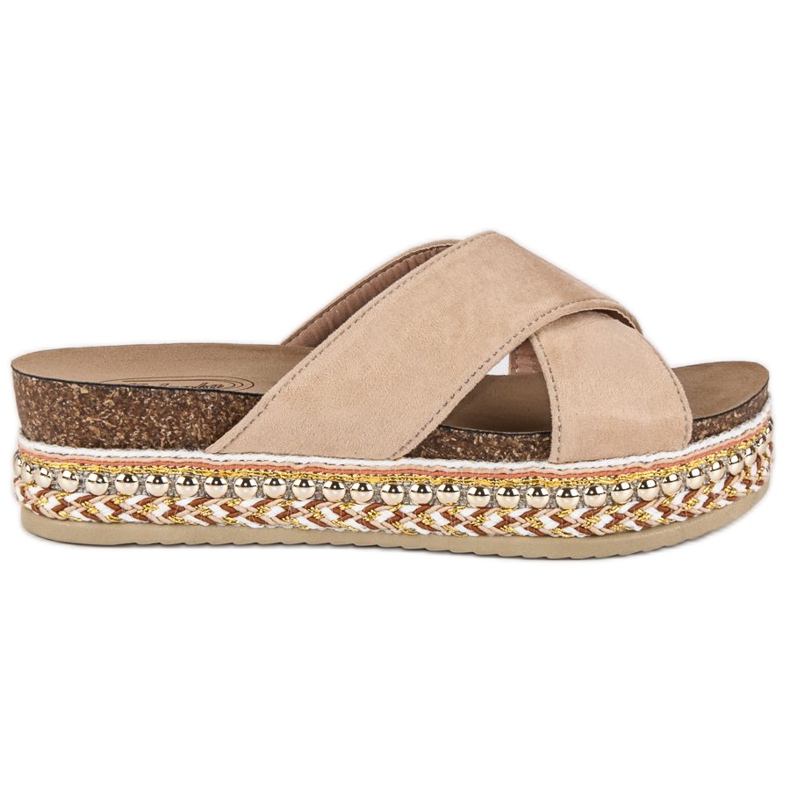 Ciabatte beige sulla piattaforma