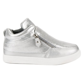 Lgm Scarpe Da Tennis D'argento Su Un Dispositivo Di Scorrimento grigio