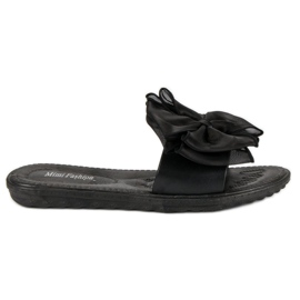 Ciabatte con fiocco nero